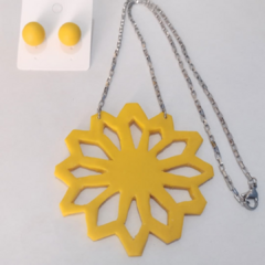O Conjunto Colar e Brinco Cerâmica Estrela