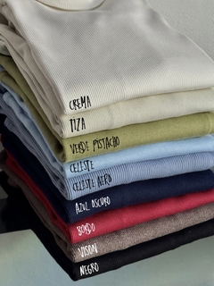 Poleras Jake en internet