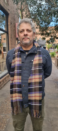 BUFANDAS DE LANA CON FLECOS en internet