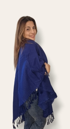 R633 - RUANA DE LANA - tienda online