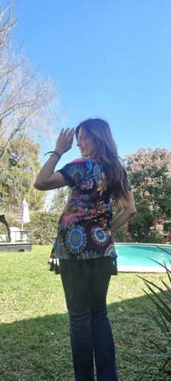 BLUSAS ESTAMPADAS, CON FLECOS - ART 487 - comprar online