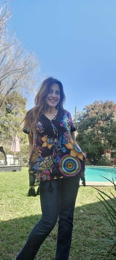 BLUSAS ESTAMPADAS, CON FLECOS - ART 487