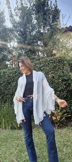 PASHMINAS DE VISCOSA DISEÑO UNICO CON FLECOS MULTICOLOR - comprar online