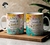 Caneca personalizada com a frase "Nunca desista das coisas que te fazem sorrir", decorada com cores vibrantes e flores.