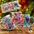 Canecas personalizadas de Natal com personagens do filme Divertidamente, incluindo figuras festivas em trajes natalinos.
