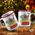 Caneca personalizada de Natal com a frase "Meu maior presente é você" e ilustrações de presentes e um renascimento.