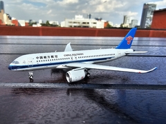 CHINA SOUTHERN COMAC C919 1:400 JC WINGS en internet