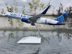 UNITED BOEING 757-200 (WL) "Her Art Here California" 1:200 JC WINGS - comprar en línea