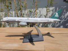MEXICANA BOEING 757-200 "S.S JUAN PABLO II" 1:200 EL AVIADOR MODELS - comprar en línea