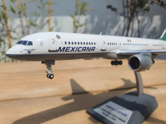 MEXICANA BOEING 757-200 "S.S JUAN PABLO II" 1:200 EL AVIADOR MODELS en internet