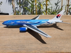 MALAYSIA AIRLINES BOEING 777-200ER "FREEDOM OF SPACE" 1:400 en internet