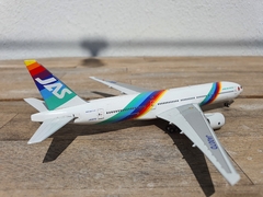 JAPAN AIR SYSTEM (JAS) BOEING 777-200 "RAINBOW" en internet