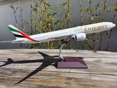 EMIRATES BOEING 777-300 GEMINI JETS ESCALA 1:200 en internet