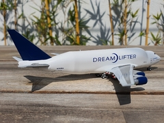 BOEING 747-400 LCF "DREAMLIFTER" 1:400 JC WINGS en internet