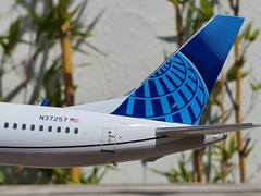 UNITED BOEING 737 MAX8 1:200 INFLIGHT200 "PINTURA DAÑADA" en internet