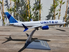 UNITED BOEING 737 MAX8 1:200 INFLIGHT200 "PINTURA DAÑADA" - Aztec Wings