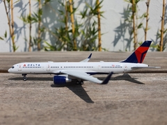 DELTA AIR LINES BOEING 757-200 (WL) N704X 1:400 NG MODELS - comprar en línea