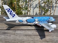 Imagen de SET DE 3 ANA AIRBUS A380 "FLYING HONU" 1:400 AV400