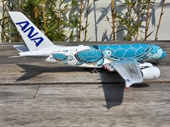 Imagen de SET DE 3 ANA AIRBUS A380 "FLYING HONU" 1:400 AV400