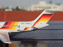 AERO CALIFORNIA MCDONNELL DOUGLAS DC-9-32 XA-TNT 1:200 INFLIGHT200