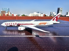 QATAR AIRWAYS BOEING 777-300 "FORMULA 1" A7-BEL 1:400 NG MODELS - comprar en línea