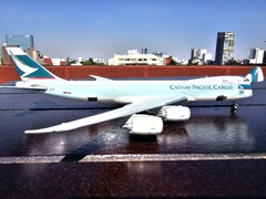 CATHAY PACIFIC BOEING 747-8F INTERACTIVO B-LIC 1:400 JC WINGS - tienda en línea