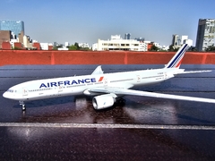 AIR FRANCE BOEING 777-300 F-GZNH 1:400 GEMINI JETS en internet