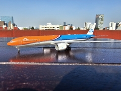 KLM BOEING 777-300 "ORANGE PRIDE" PH-BVA 1:400 NG MODELS en internet