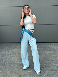 Calça Baby Blue na internet