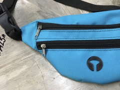 riñonera Alfaro Sk8 color celeste - comprar online