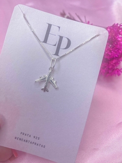 Colar Feminino Pingente Avião na internet
