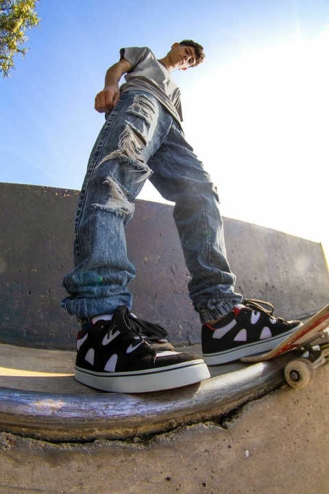 ZODIO SKATE MISTYC BLACK AND WHITE - comprar online