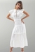 Vestido Branco de Tecido com Detalhes em Guipir
