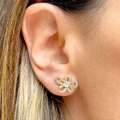 BRINCO FLOR ZIRCÔNIA - comprar online
