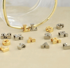 PINGENTE DE LETRA INICIAIS PERSONALIZADO DOURADO