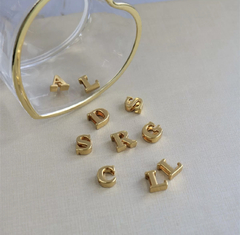 PINGENTE DE LETRA INICIAIS PERSONALIZADO DOURADO - comprar online