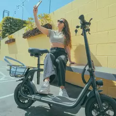 Imagen de Scooter Electrico Con Asiento Phantomgogo R1 Negra