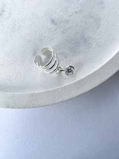 Piercing fake com zircônia