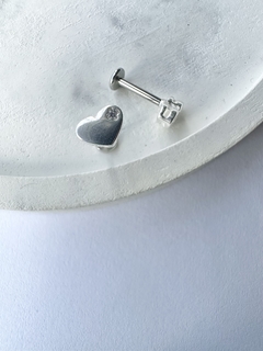 Piercing coração com pedrinha