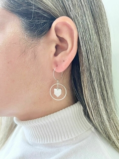 Argola com pedra - comprar online