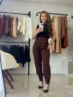 Calça Cenoura Alfaiataria Feminina - comprar online