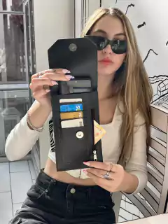 Porta Celular XL, Capacidad para 4 Tarjetas más Bolsillo y Tiras Regulables en internet