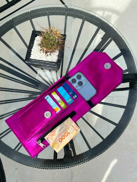 Porta Celular XL, Capacidad para 4 Tarjetas más Bolsillo y Tiras Regulables - comprar online
