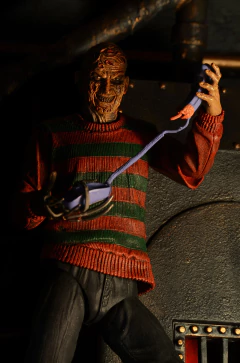 Figura de Freddy Krueger - A Nightmare On Elm Street - NECA