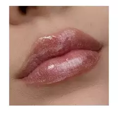 Shine gloss Ruby Rose en internet