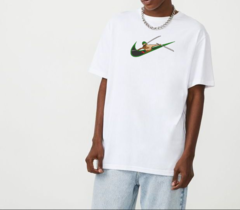 CAMISA RORONOA ZORO ONE PIECE na internet