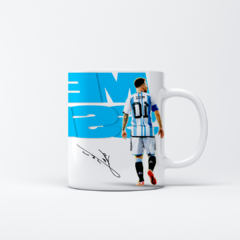 Taza Messi observando - comprar online