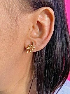 Brinco médio folhas de Oliveira banhado a ouro18k (Dourado)