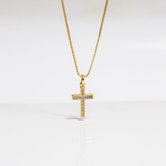 Colar Cruz P de zircônias banhado a ouro18k