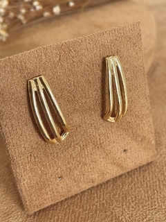Brinco Thalita três faixas banhado a ouro18k